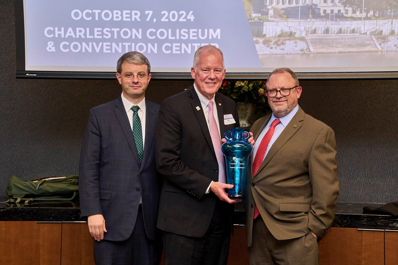 L to R – WV Speaker of the House Roger Hanshaw, WV Delegate Bob Fehrenbacher & WVMA President Bill Bissett